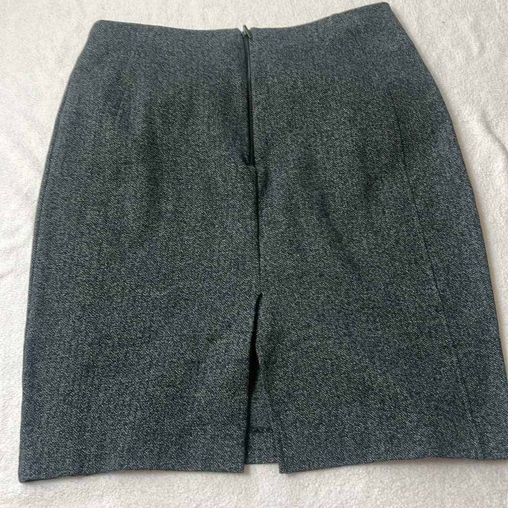 New York & Company Charcoal‎ Pencil Skirt Size 10